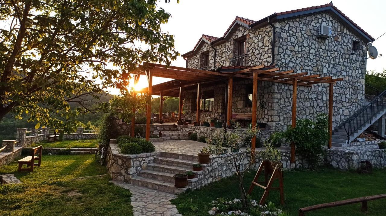 Village House - Novak Rijecani Rijeka Crnojevića Dış mekan fotoğraf