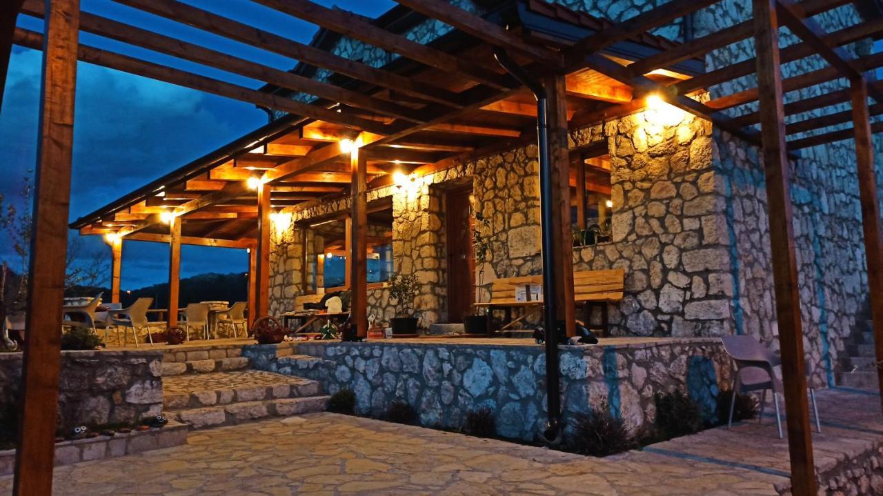 Village House - Novak Rijecani Rijeka Crnojevića Dış mekan fotoğraf
